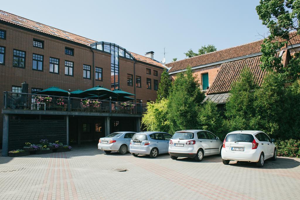 Kuldigas Metropole Hotell Exteriör bild
