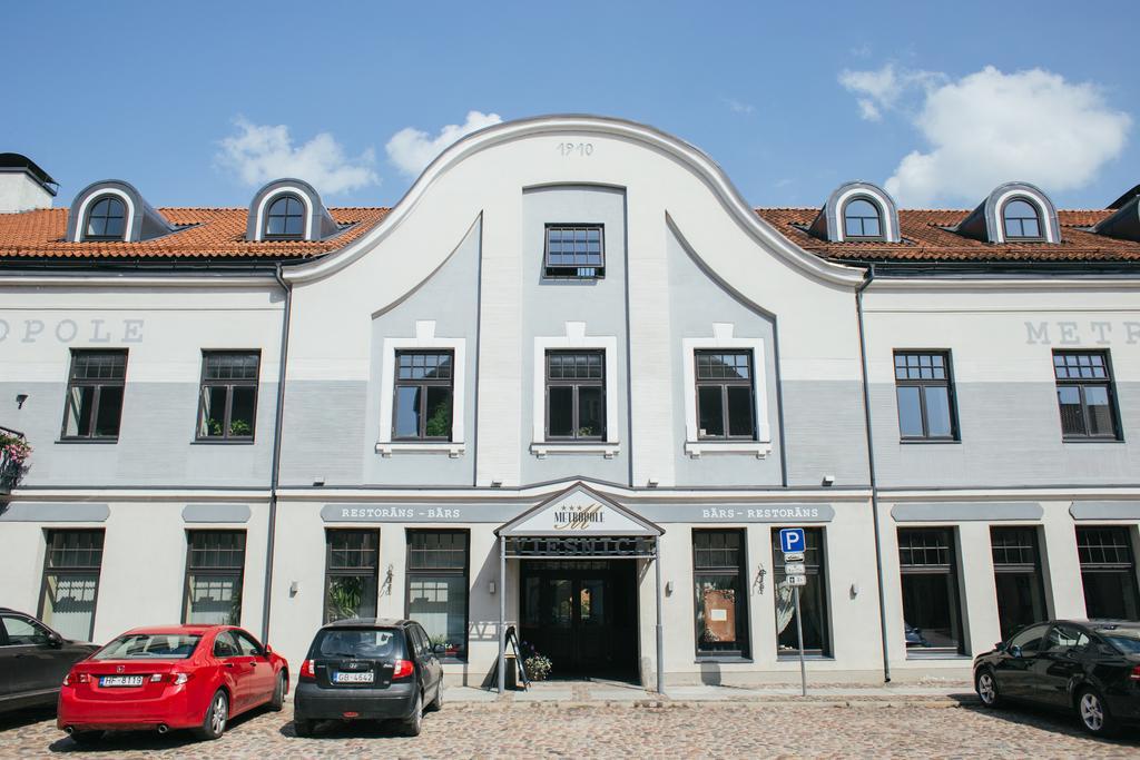 Kuldigas Metropole Hotell Exteriör bild